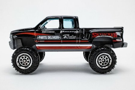 Matchbox TEMATICK ANGLIIAK Chevrolet Silverado 4x4